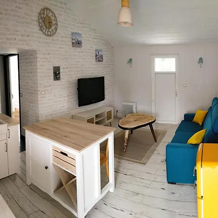 Le Petit De La Postiere